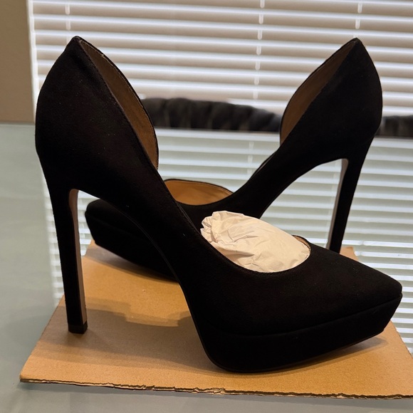 Gianni Bini Shoes - Gianni Bini Classic Black Heels